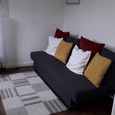 Cosy London Holiday Home ภายนอก รูปภาพ