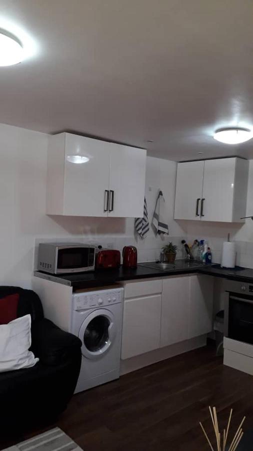 Cosy London Holiday Home ภายนอก รูปภาพ
