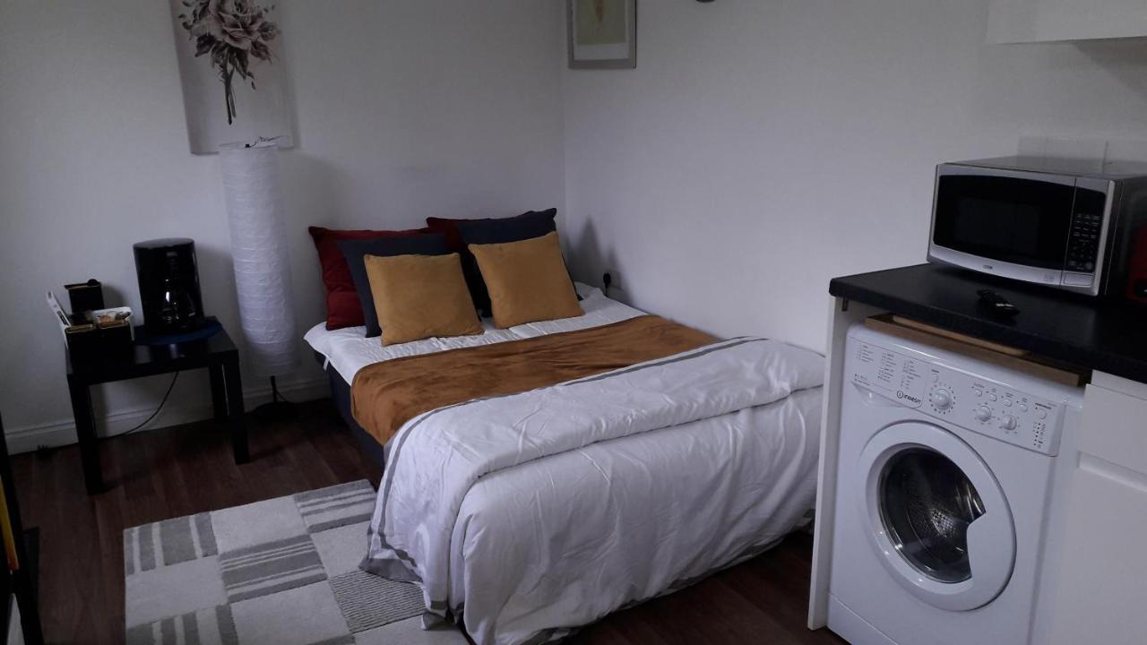 Cosy London Holiday Home ภายนอก รูปภาพ