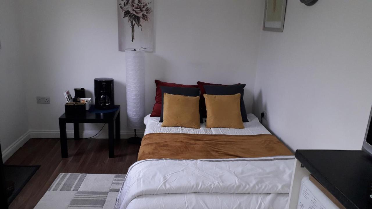 Cosy London Holiday Home ภายนอก รูปภาพ